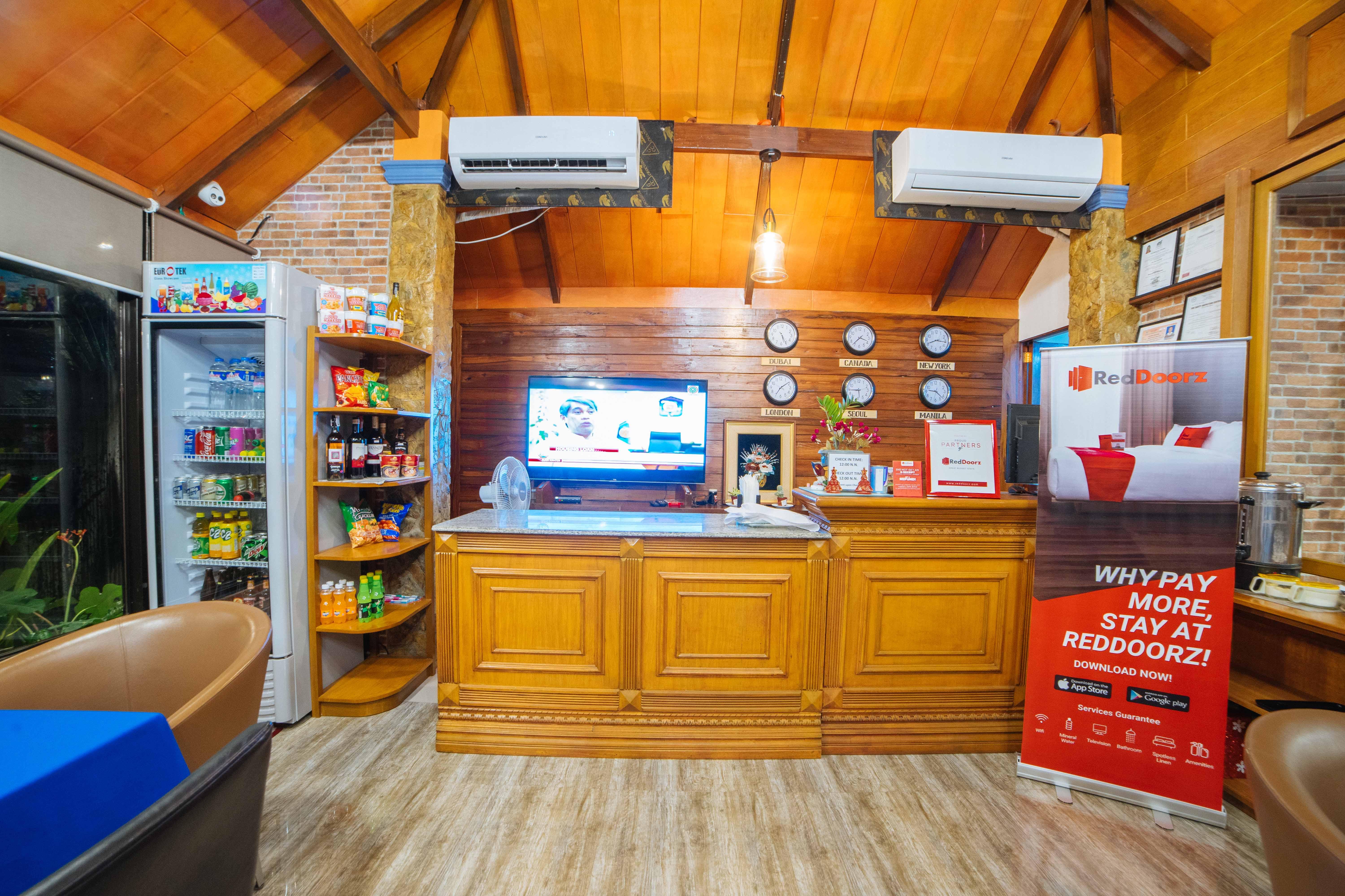 เรดดอร์ซ พลัส แอท สตาร์โฮม โอลิเวียนวิลล์ Hotel Tarlac City ภายนอก รูปภาพ