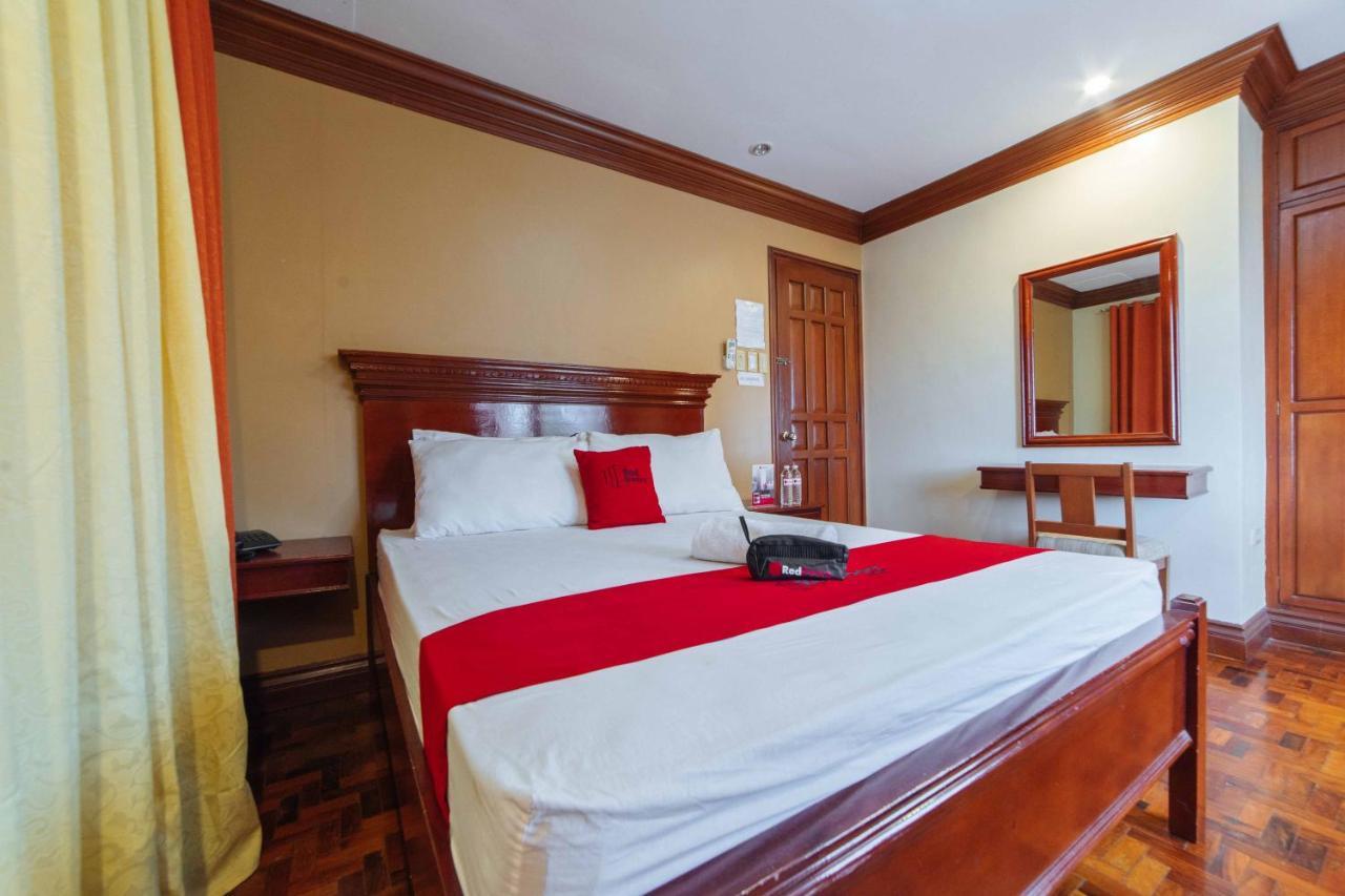 เรดดอร์ซ พลัส แอท สตาร์โฮม โอลิเวียนวิลล์ Hotel Tarlac City ภายนอก รูปภาพ